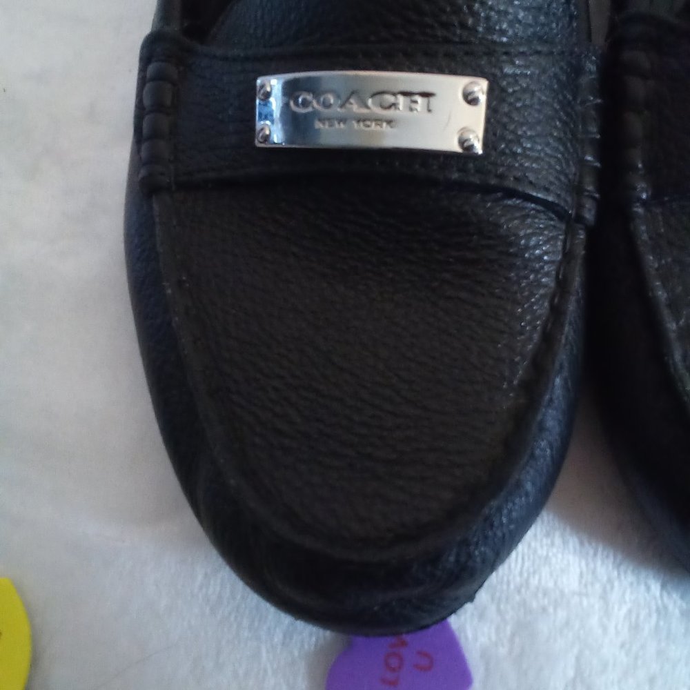 Coach - Picture 2 of 6